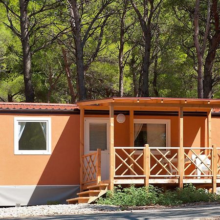 Mobile Homes Basko Polje Campground Baška Voda Eksteriør billede