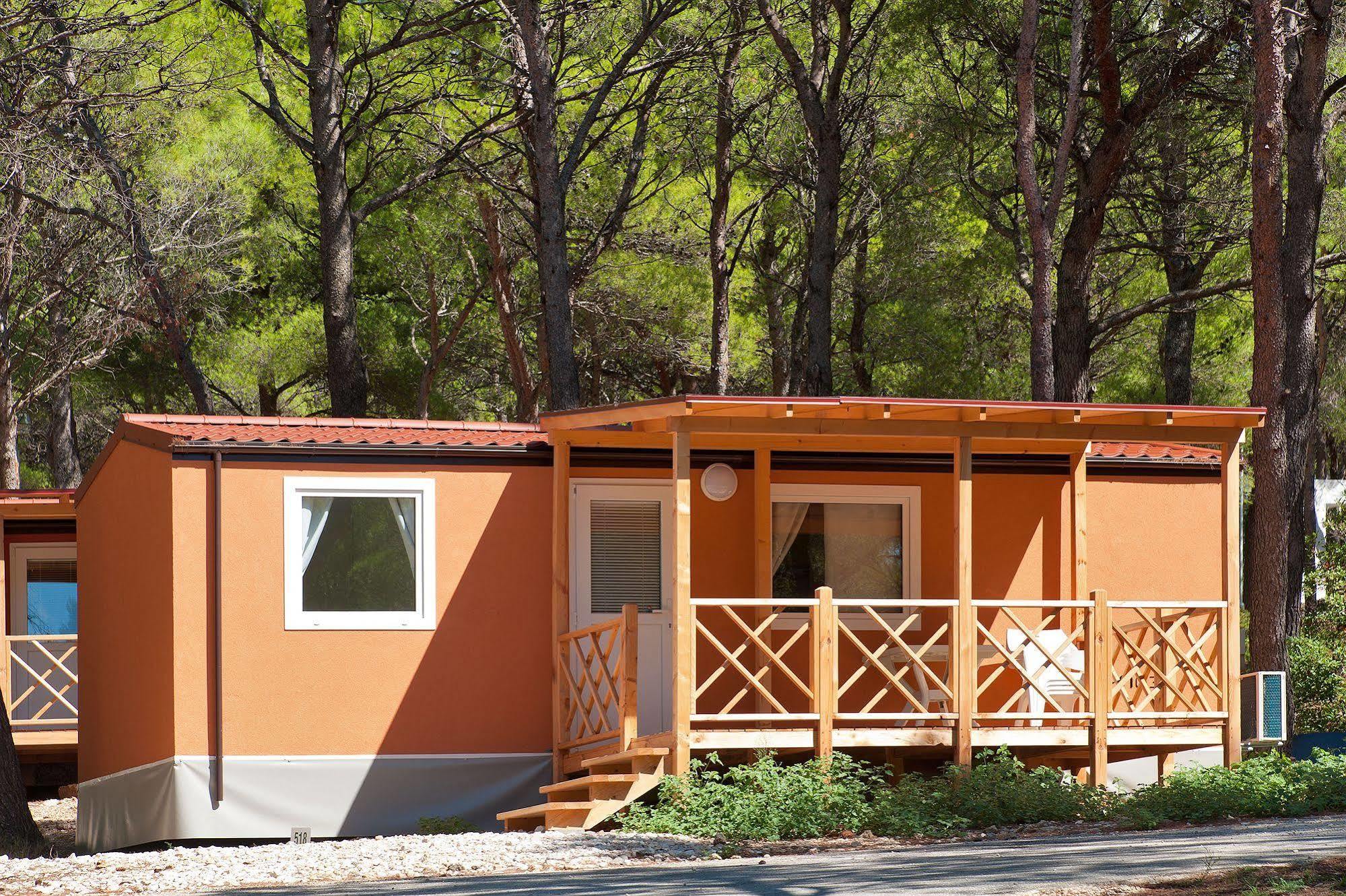 Mobile Homes Basko Polje Campground Baška Voda Eksteriør billede