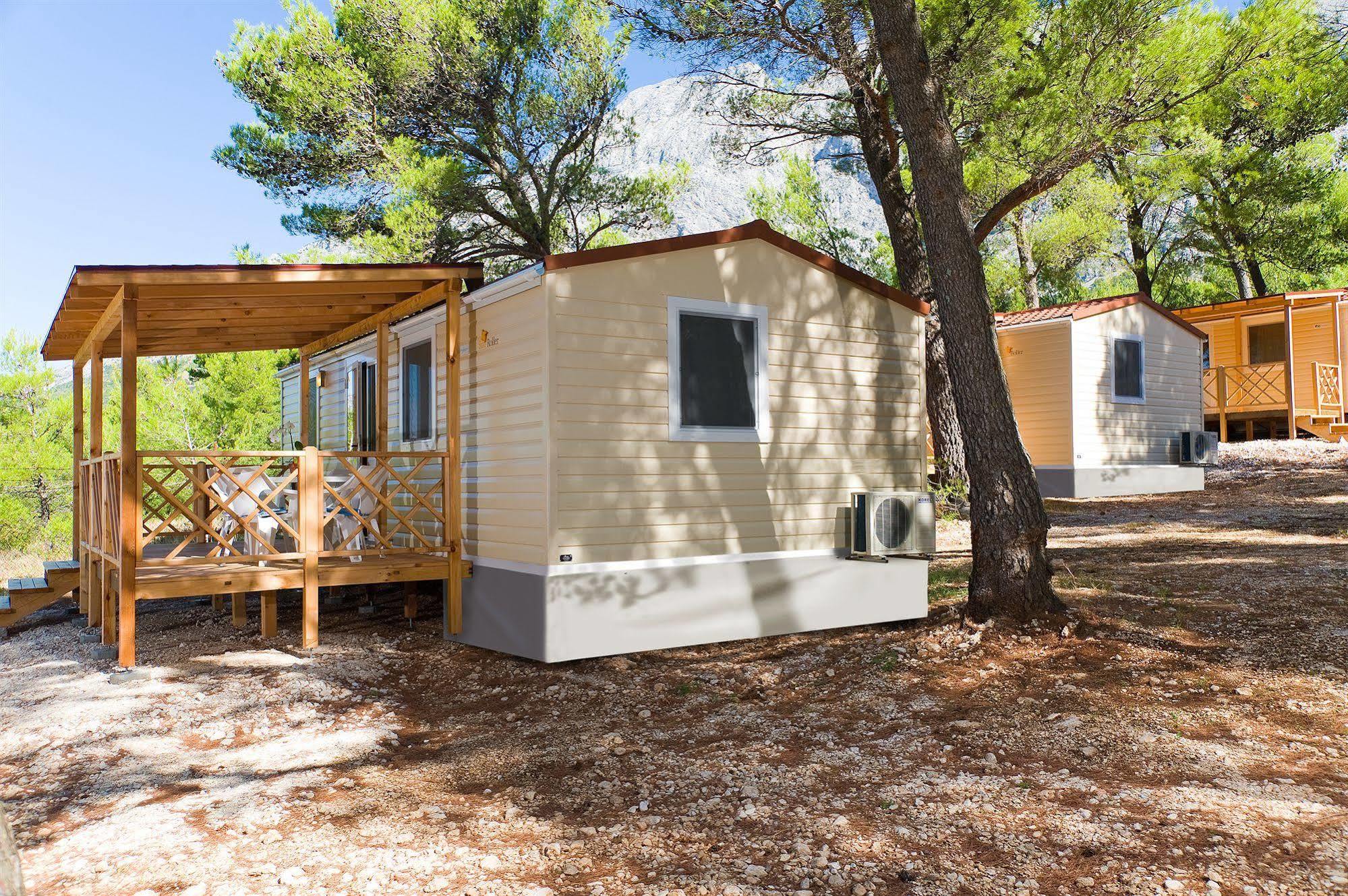 Mobile Homes Basko Polje Campground Baška Voda Eksteriør billede