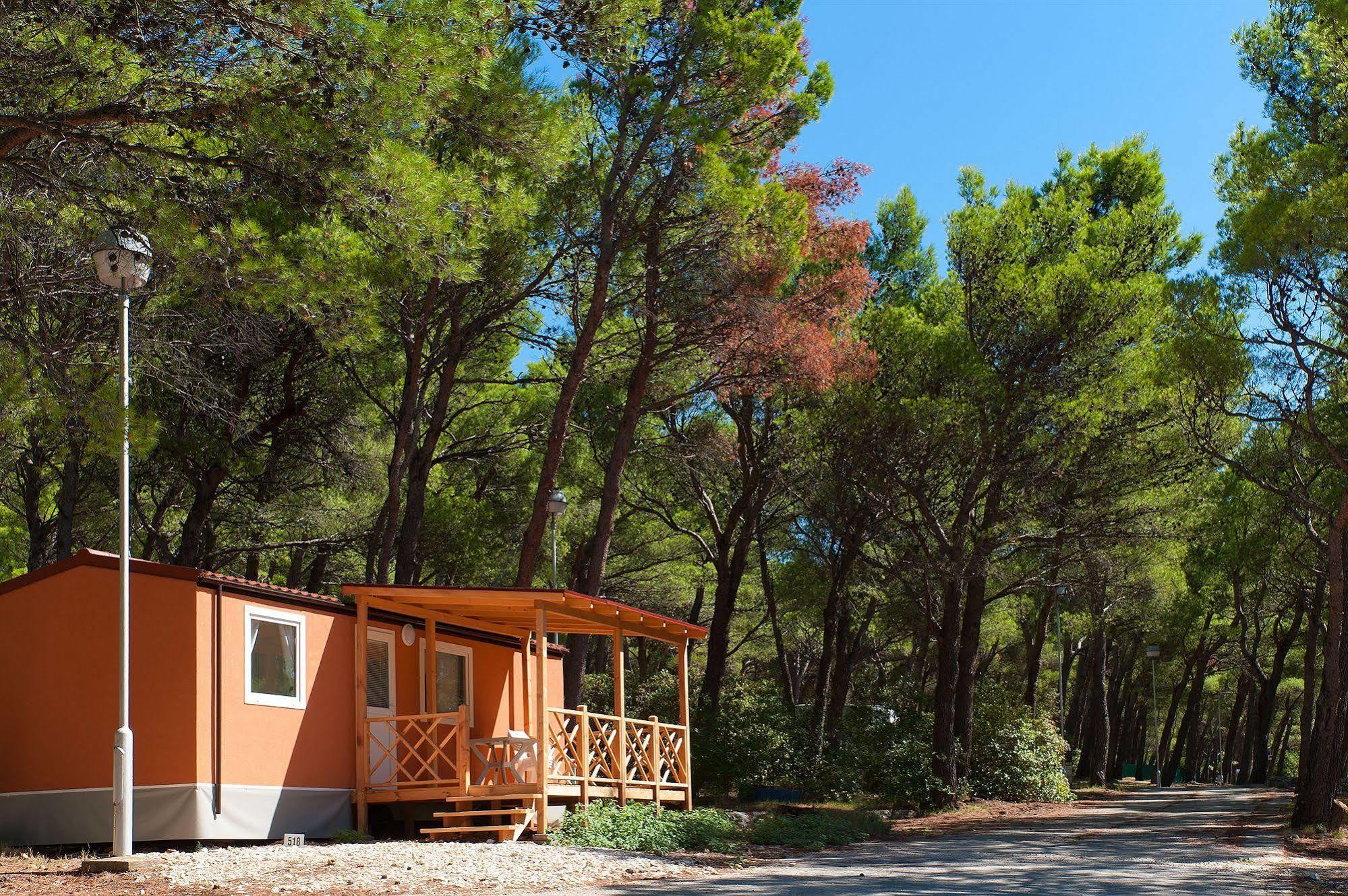 Mobile Homes Basko Polje Campground Baška Voda Eksteriør billede