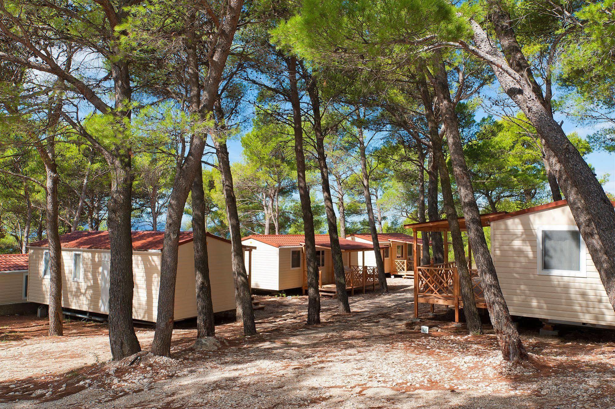 Mobile Homes Basko Polje Campground Baška Voda Eksteriør billede
